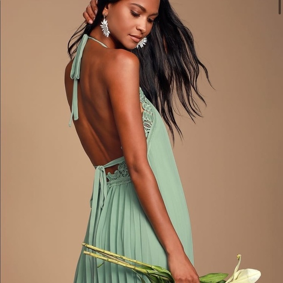 NEW LULUS size small Encinitas Sage Green Lace Pleated Halter Maxi Dress - Picture 2 of 10